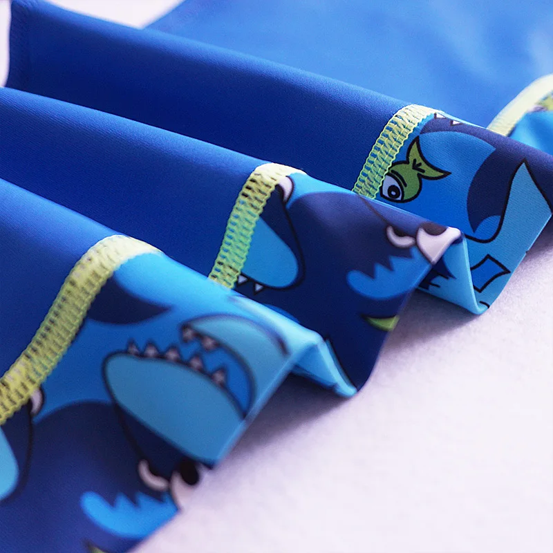 UPF50 + Синий купальник для мальчиков с мультяшной акулой, защита от сыпи, комплект из 2 предметов, детские купальники с длинными рукавами, детские купальные костюмы, пляжная одежда, лето . ' - ' . 4